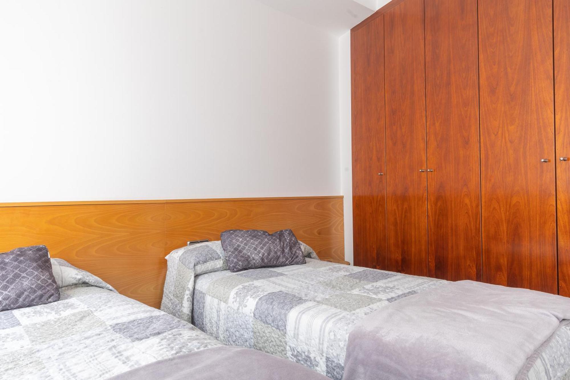 Mazi Apartments Colon Вик Экстерьер фото