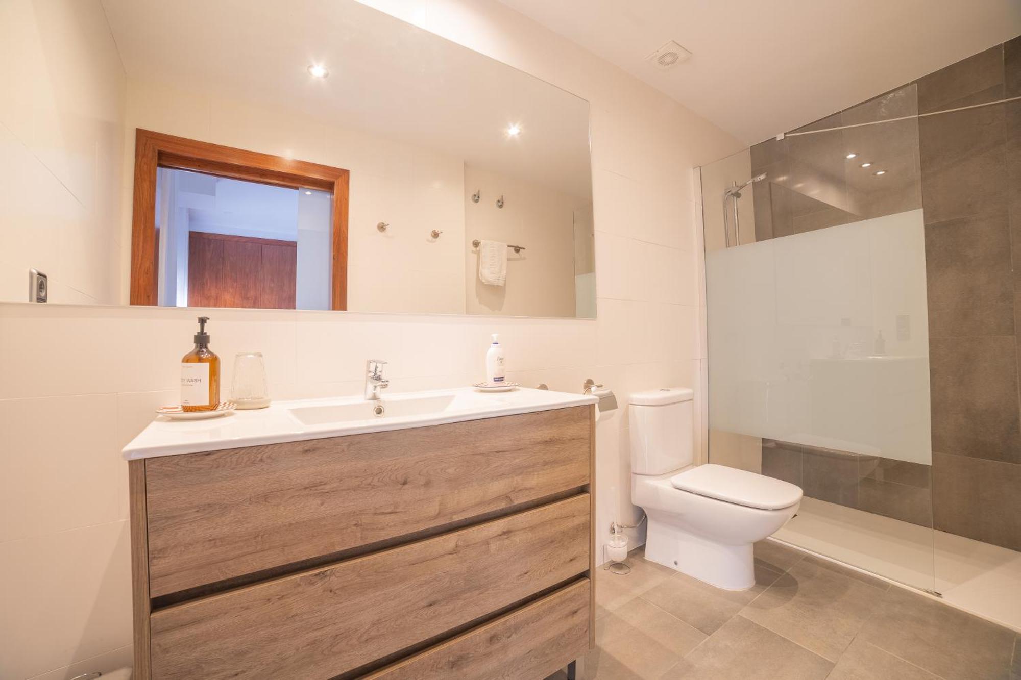 Mazi Apartments Colon Вик Экстерьер фото