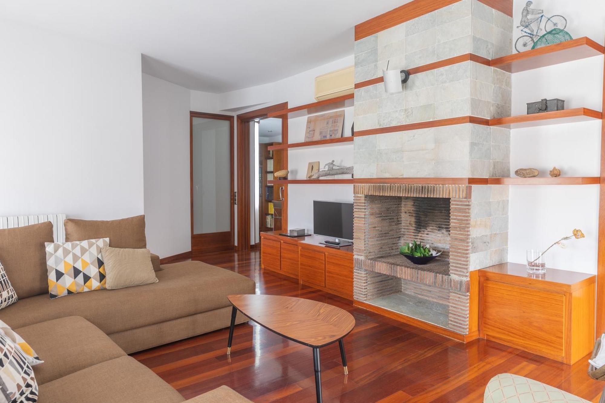 Mazi Apartments Colon Вик Экстерьер фото