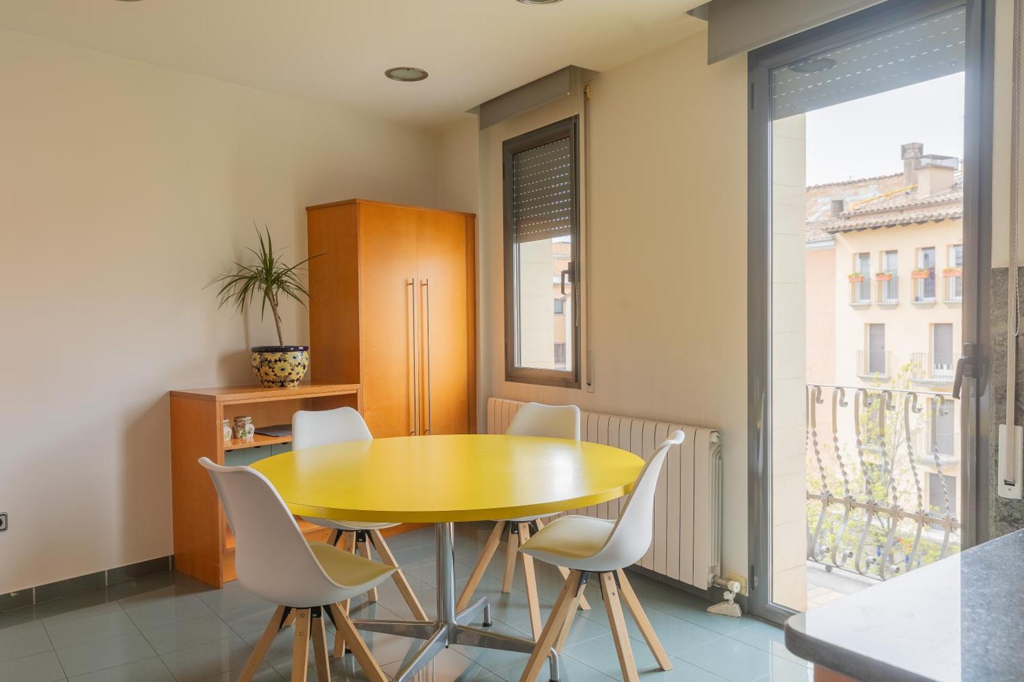 Mazi Apartments Colon Вик Экстерьер фото